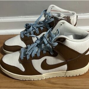 Nike White and Gray Sneakers